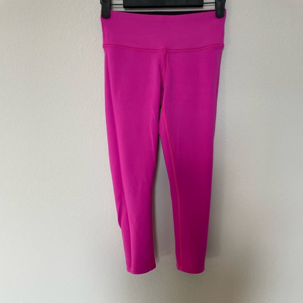 Lululemon Wunder Under crops, reversible